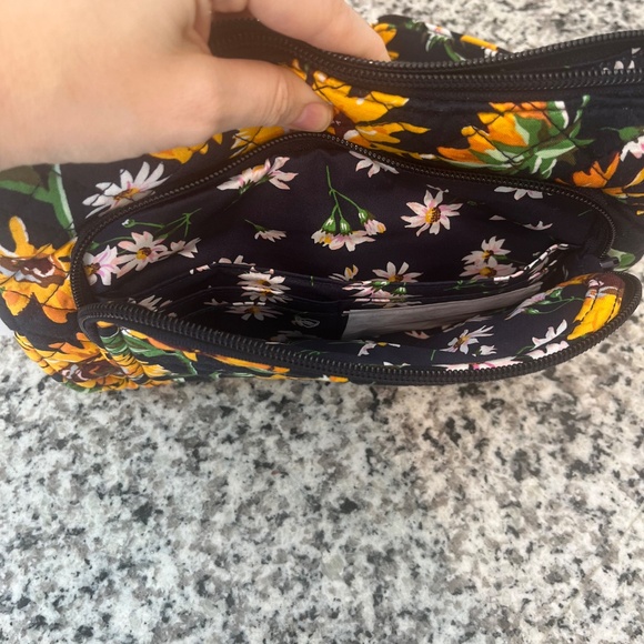 Vera Bradley sunflower purse, women’s bag - Picture 2 of 5
